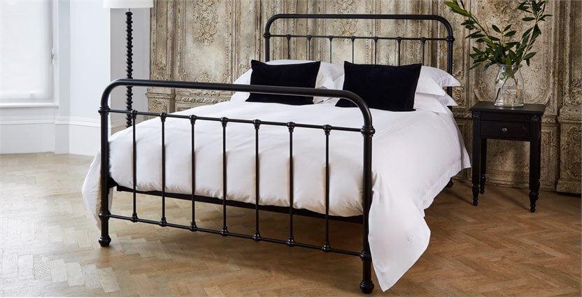 Iron black deals bed